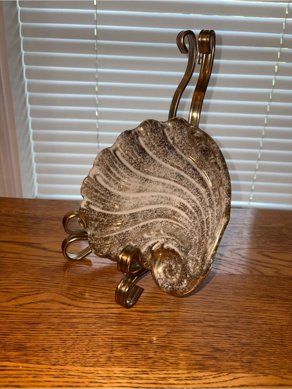 Vintage Ceramic Seashell Trinket Dish/Jewelry Tray